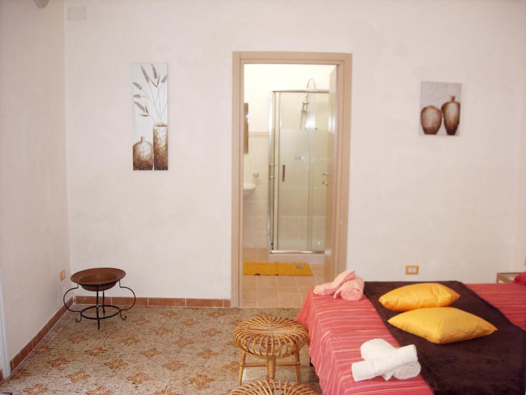 Case Nausica Marina di Ragusa Rom bilde